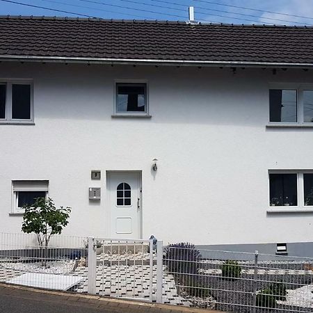 Westerwald Apartments Strassenhaus Bagian luar foto